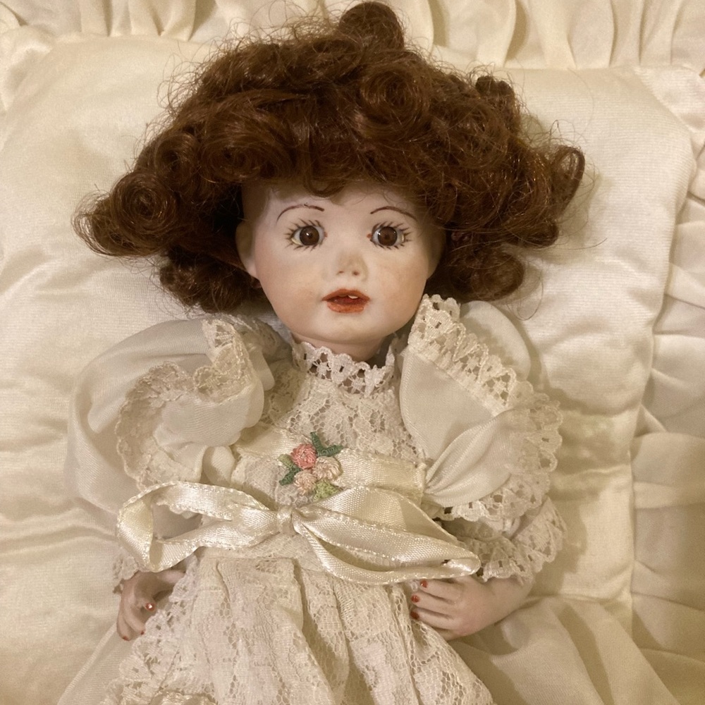 Vintage TLC Doll on Pillow - Heavy, Blushing